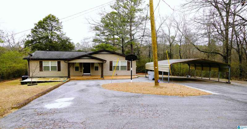 235 INDUSTRIAL PARKWAY, COLUMBIANA, Shelby, Alabama, 35051, 21376822, 3 Bedrooms Bedrooms, ,2 BathroomsBathrooms,Single Family Home,For Sale,INDUSTRIAL PARKWAY,21376822