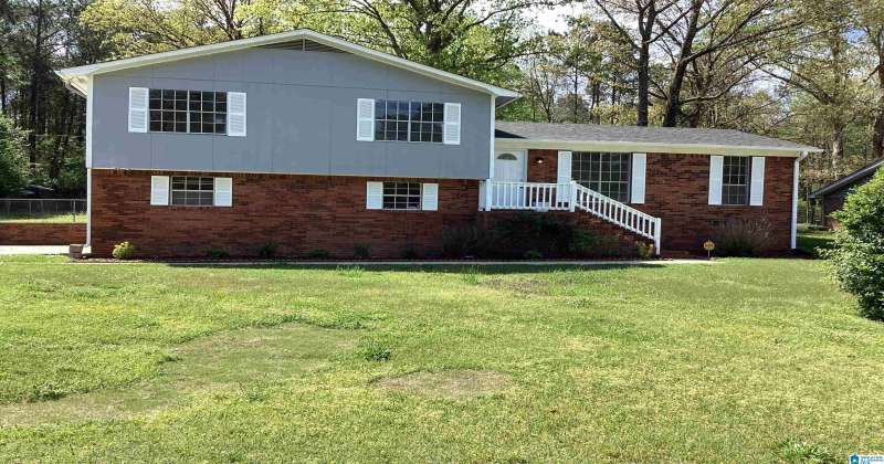 6881 SUNNY DELL DRIVE, HUEYTOWN, Jefferson, Alabama, 35023, 21382911, 3 Bedrooms Bedrooms, ,2 BathroomsBathrooms,Single Family Home,For Sale,SUNNY DELL DRIVE,21382911