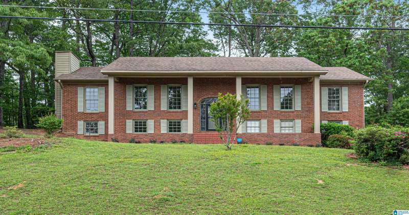 136 RUSSET COVE DRIVE, HOOVER, Jefferson, Alabama, 35244, 21383242, 4 Bedrooms Bedrooms, ,3 BathroomsBathrooms,Single Family Home,For Sale,RUSSET COVE DRIVE,21383242
