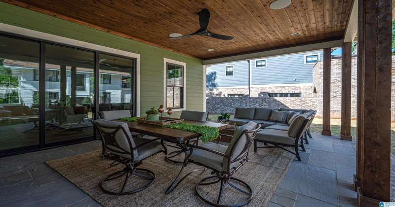 This gives great flow for entertaining and enjoying the covered patio.