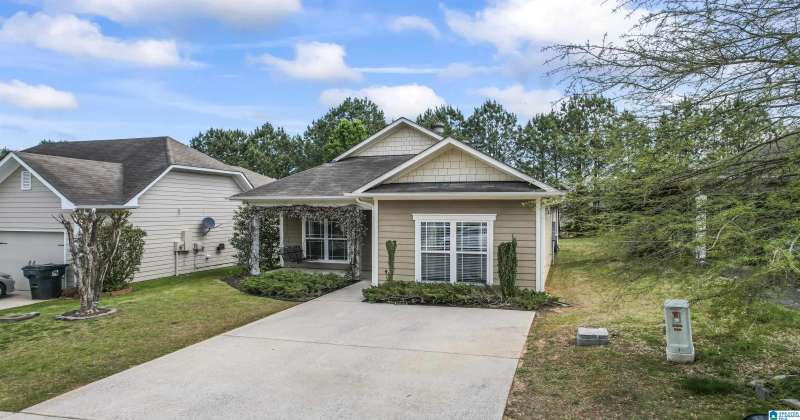 305 HATHAWAY LANE, ODENVILLE, St Clair, Alabama, 35120, 21384104, 3 Bedrooms Bedrooms, ,2 BathroomsBathrooms,Single Family Home,For Sale,HATHAWAY LANE,21384104